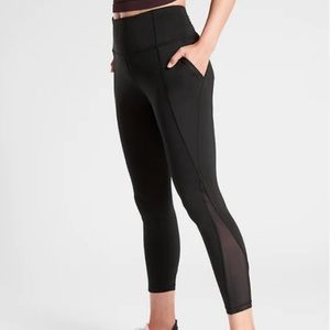 Athleta Women’s Lightning Stash Pocket 7/8 Tight Leggings